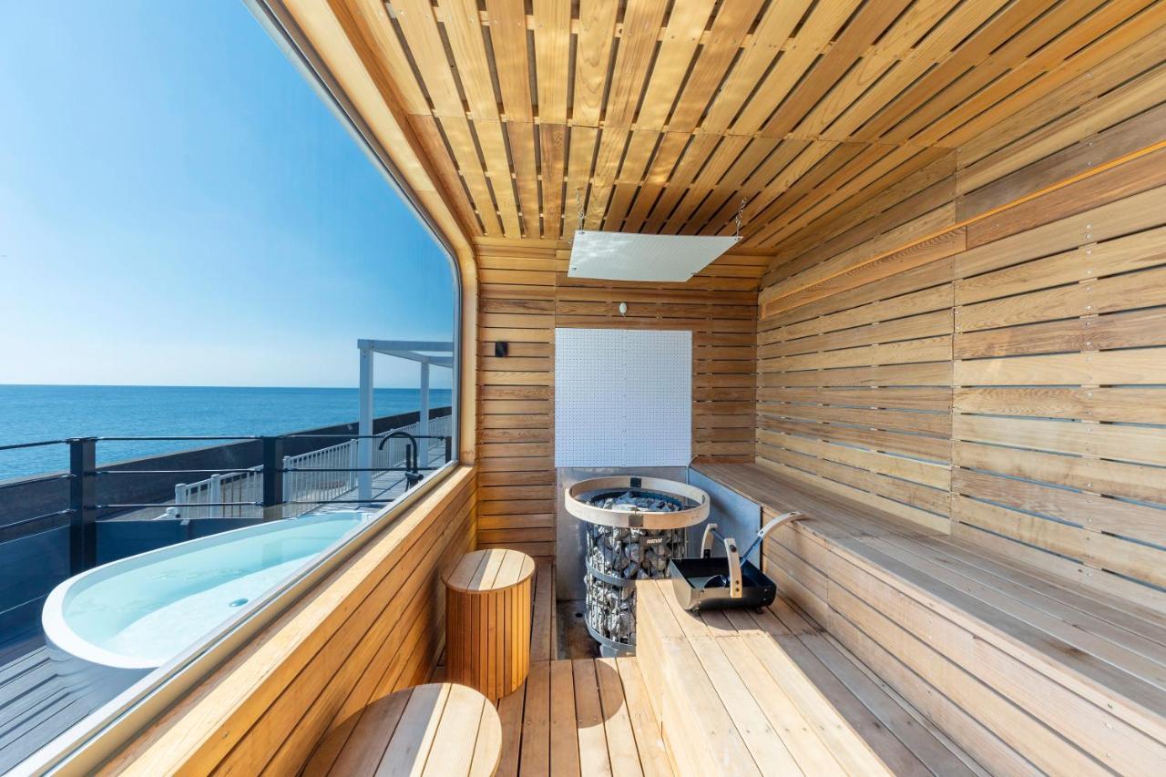 Malibu Hotel Дзуси Экстерьер фото